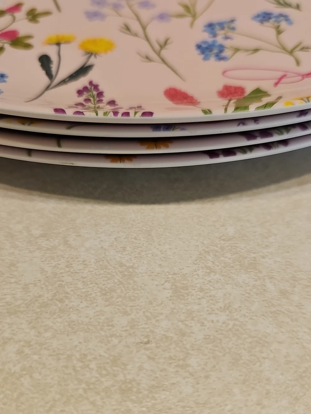 Dolly Parton Set Of 4 10in.Melamine Dinner Plates/Serving Bowl & Kitchen Towel
